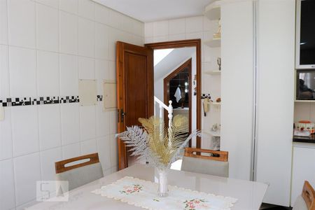 Casa à venda com 212m², 4 quartos e 4 vagasCozinha