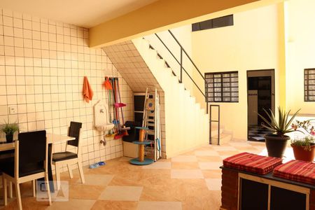 Casa à venda com 212m², 4 quartos e 4 vagasÁrea Externa