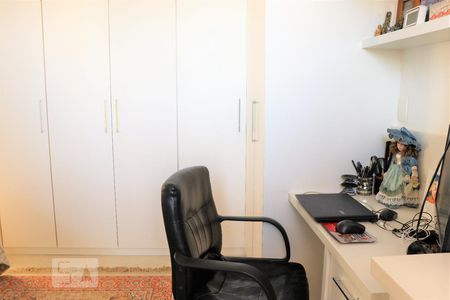 Casa à venda com 212m², 4 quartos e 4 vagasQuarto 3