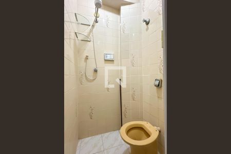 Apartamento à venda com 84m², 2 quartos e sem vaga Apartamento à venda com 84m², 2 quartos e sem vagaBanheiro de serviço