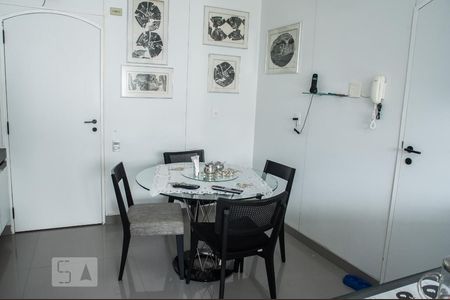 Apartamento para alugar com 290m², 3 quartos e 4 vagas Apartamento para alugar com 290m², 3 quartos e 4 vagasCozinha