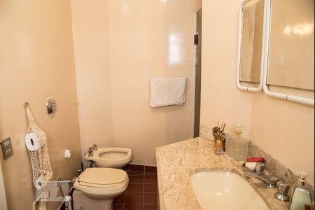 Apartamento para alugar com 290m², 3 quartos e 4 vagas Apartamento para alugar com 290m², 3 quartos e 4 vagasBanheiro suite 3