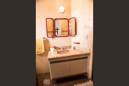 Apartamento para alugar com 290m², 3 quartos e 4 vagas Apartamento para alugar com 290m², 3 quartos e 4 vagasBanheiro suite 2