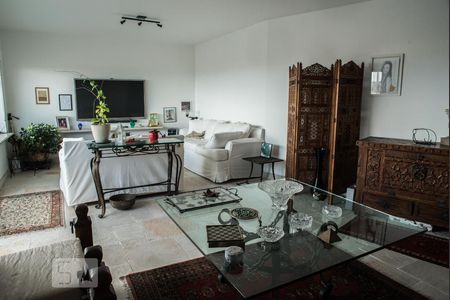 Apartamento para alugar com 290m², 3 quartos e 4 vagas Apartamento para alugar com 290m², 3 quartos e 4 vagasSala