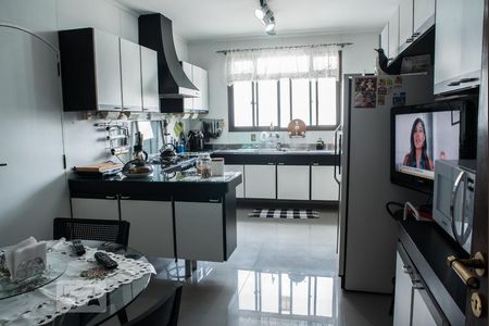 Apartamento para alugar com 290m², 3 quartos e 4 vagas Apartamento para alugar com 290m², 3 quartos e 4 vagasCozinha