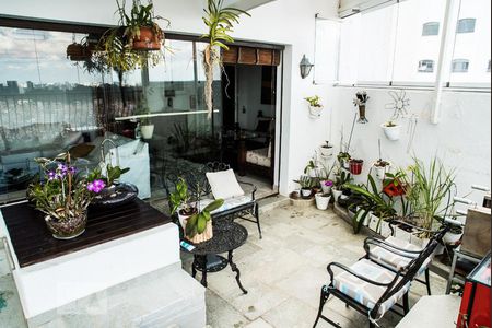 Apartamento para alugar com 290m², 3 quartos e 4 vagas Apartamento para alugar com 290m², 3 quartos e 4 vagasTerraço