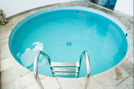 Apartamento para alugar com 290m², 3 quartos e 4 vagas Apartamento para alugar com 290m², 3 quartos e 4 vagasPiscina Privativa