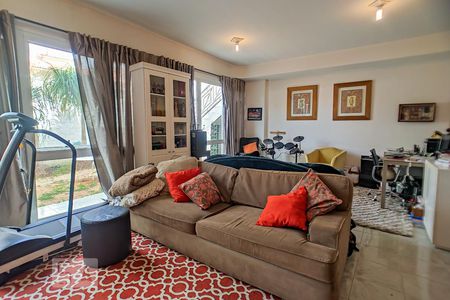 Casa de condomínio para alugar com 339m², 4 quartos e 3 vagasSala de TV