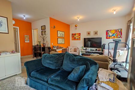 Casa de condomínio para alugar com 339m², 4 quartos e 3 vagasSala de TV