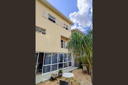 Casa de condomínio para alugar com 339m², 4 quartos e 3 vagasQuintal