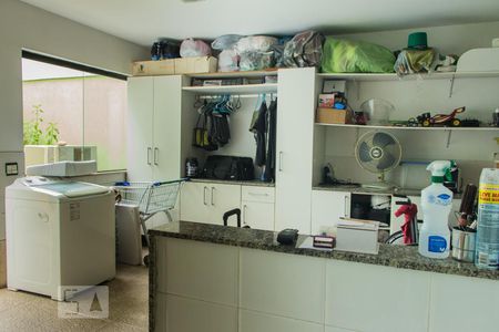 Casa de condomínio para alugar com 400m², 4 quartos e 4 vagas Casa de condomínio para alugar com 400m², 4 quartos e 4 vagasVaranda