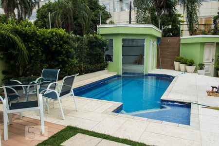 Casa de condomínio para alugar com 400m², 4 quartos e 4 vagas Casa de condomínio para alugar com 400m², 4 quartos e 4 vagasPiscina