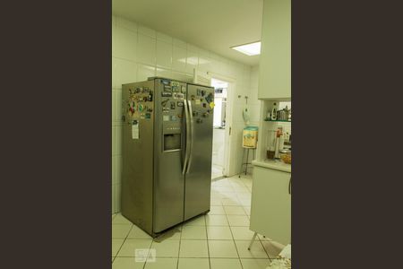 Casa de condomínio para alugar com 400m², 4 quartos e 4 vagas Casa de condomínio para alugar com 400m², 4 quartos e 4 vagasCozinha