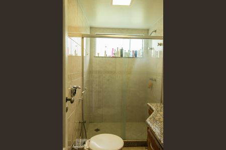 Casa de condomínio para alugar com 400m², 4 quartos e 4 vagas Casa de condomínio para alugar com 400m², 4 quartos e 4 vagasBanheiro