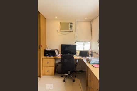 Casa de condomínio para alugar com 400m², 4 quartos e 4 vagas Casa de condomínio para alugar com 400m², 4 quartos e 4 vagasSuíte 2