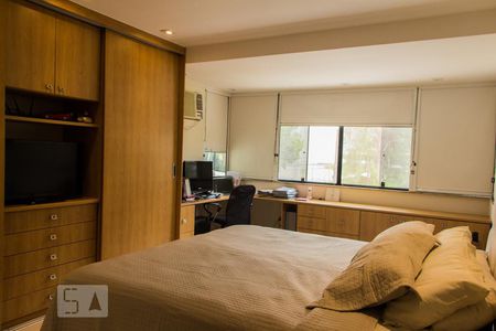 Casa de condomínio para alugar com 400m², 4 quartos e 4 vagas Casa de condomínio para alugar com 400m², 4 quartos e 4 vagasSuíte 2