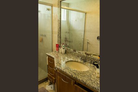 Casa de condomínio para alugar com 400m², 4 quartos e 4 vagas Casa de condomínio para alugar com 400m², 4 quartos e 4 vagasBanheiro