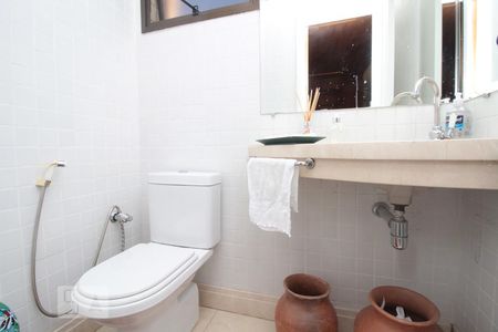 Apartamento à venda com 190m², 4 quartos e 4 vagas Apartamento à venda com 190m², 4 quartos e 4 vagasBanheiro