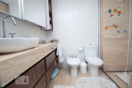 Apartamento à venda com 190m², 4 quartos e 4 vagas Apartamento à venda com 190m², 4 quartos e 4 vagasBanheiro