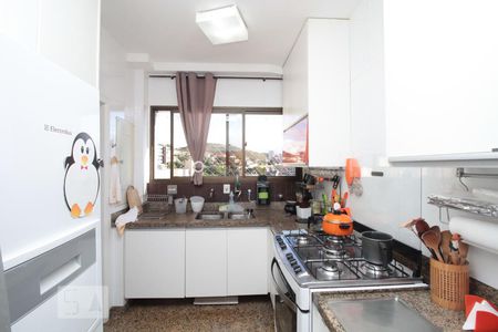 Apartamento à venda com 190m², 4 quartos e 4 vagas Apartamento à venda com 190m², 4 quartos e 4 vagasCozinha