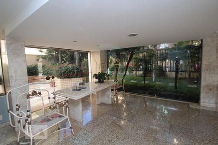 Apartamento à venda com 190m², 4 quartos e 4 vagas Apartamento à venda com 190m², 4 quartos e 4 vagasÁrea comum