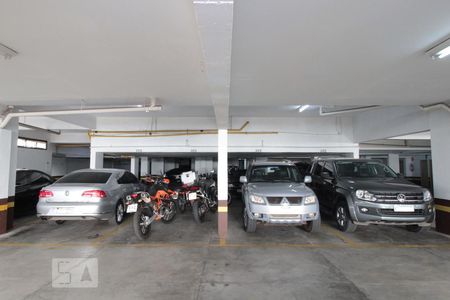 Apartamento à venda com 190m², 4 quartos e 4 vagas Apartamento à venda com 190m², 4 quartos e 4 vagasGaragem