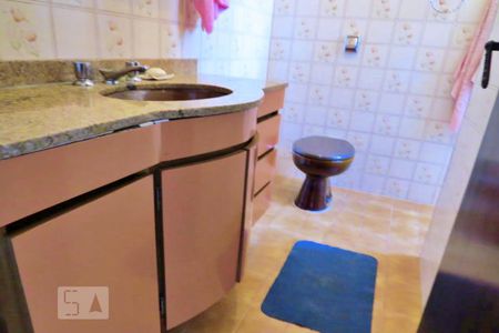 Casa de condomínio à venda com 125m², 3 quartos e 2 vagas Casa de condomínio à venda com 125m², 3 quartos e 2 vagassuíte