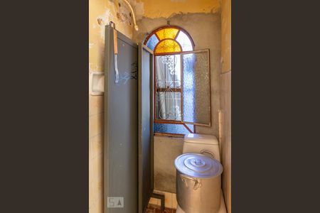 Casa à venda com 150m², 2 quartos e 1 vaga Casa à venda com 150m², 2 quartos e 1 vagaBanheiro de Serviço