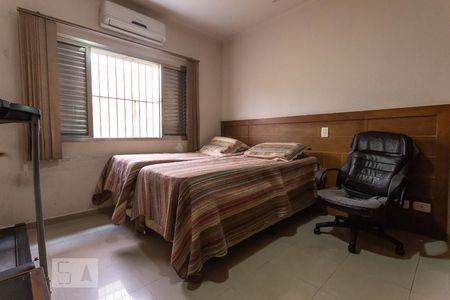 Casa à venda com 366m², 6 quartos e 5 vagasQuarto 2