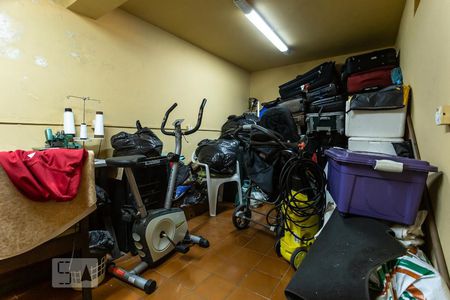 Casa à venda com 366m², 6 quartos e 5 vagasQuarto de Serviço