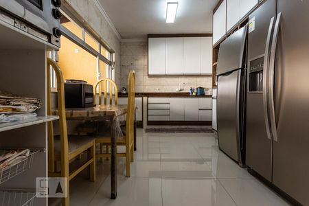 Casa à venda com 366m², 6 quartos e 5 vagasCozinha da casa 2