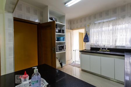 Casa à venda com 366m², 6 quartos e 5 vagasCozinha