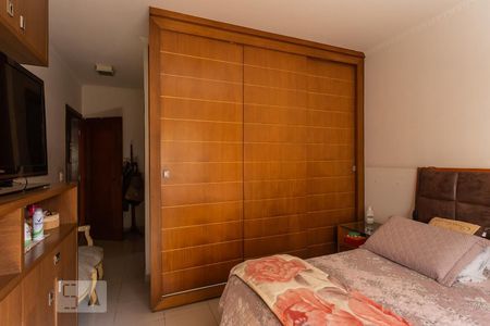 Casa à venda com 366m², 6 quartos e 5 vagasQuarto 3 - Armários