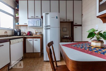 Casa à venda com 150m², 3 quartos e 3 vagas Casa à venda com 150m², 3 quartos e 3 vagasCozinha