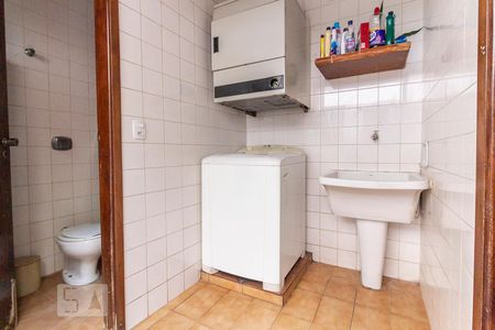 Casa à venda com 150m², 3 quartos e 3 vagas Casa à venda com 150m², 3 quartos e 3 vagasÁrea de Serviço