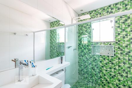 Casa à venda com 280m², 4 quartos e 2 vagas Casa à venda com 280m², 4 quartos e 2 vagasBanheiro 1