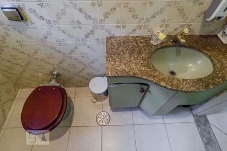 Casa à venda com 200m², 3 quartos e 2 vagasBanheiro