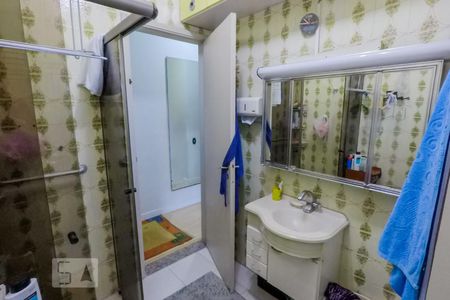 Casa à venda com 200m², 3 quartos e 2 vagasBanheiro