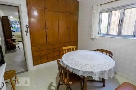 Casa à venda com 200m², 3 quartos e 2 vagasCozinha