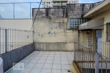 Casa à venda com 200m², 3 quartos e 2 vagasSacada Quarto 1