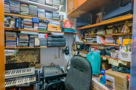 Casa à venda com 200m², 3 quartos e 2 vagasQuarto de Serviço