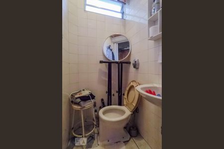 Casa à venda com 200m², 3 quartos e 2 vagasBanheiro de Serviço