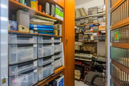 Casa à venda com 200m², 3 quartos e 2 vagasQuarto de Serviço