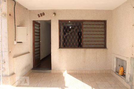 Casa à venda com 99m², 2 quartos e 1 vagaFachada