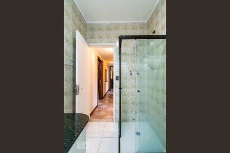 Apartamento à venda com 130m², 2 quartos e sem vaga Apartamento à venda com 130m², 2 quartos e sem vagaBanheiro