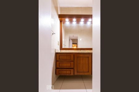 Apartamento à venda com 130m², 2 quartos e sem vaga Apartamento à venda com 130m², 2 quartos e sem vagaBanheiro Suíte