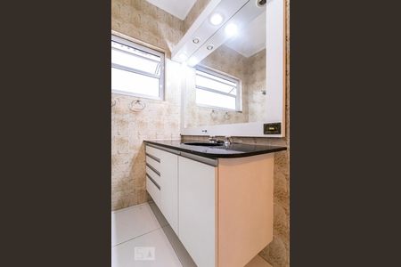 Apartamento à venda com 130m², 2 quartos e sem vaga Apartamento à venda com 130m², 2 quartos e sem vagaBanheiro