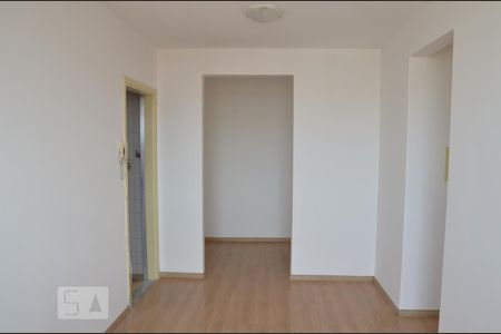 Sala de apartamento para alugar com 3 quartos, 90m² em Guará I, Brasília
