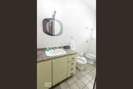 Casa à venda com 354m², 4 quartos e 6 vagasBanheiro