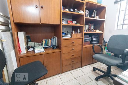 Casa à venda com 354m², 4 quartos e 6 vagasEscritório